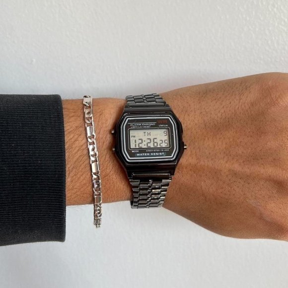 Y2K 2000s vintage style black stainless steel digital watch - Picture 5 of 8